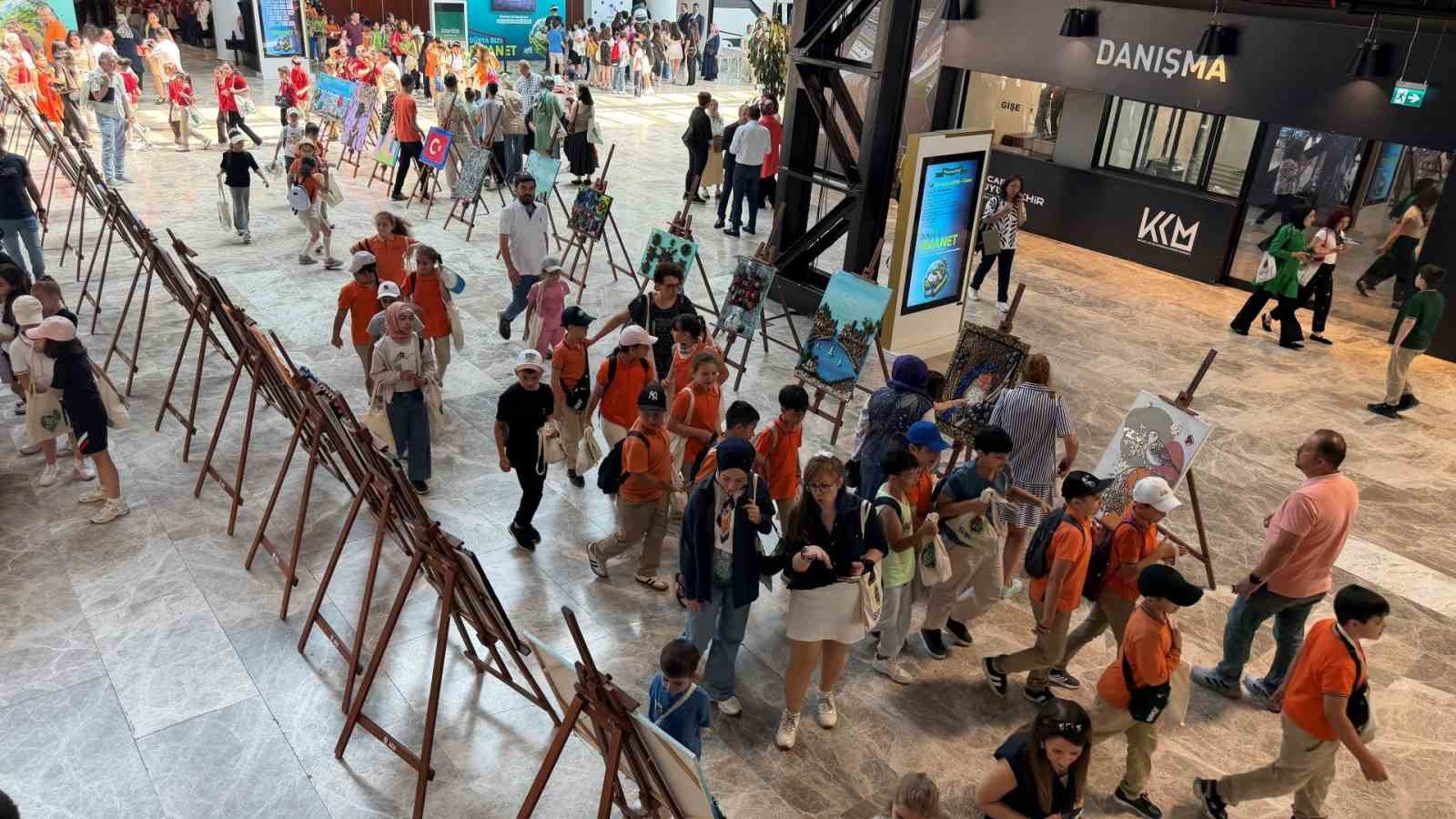 Atıklar, özel bireylerin ellerinde sanata dönüştü