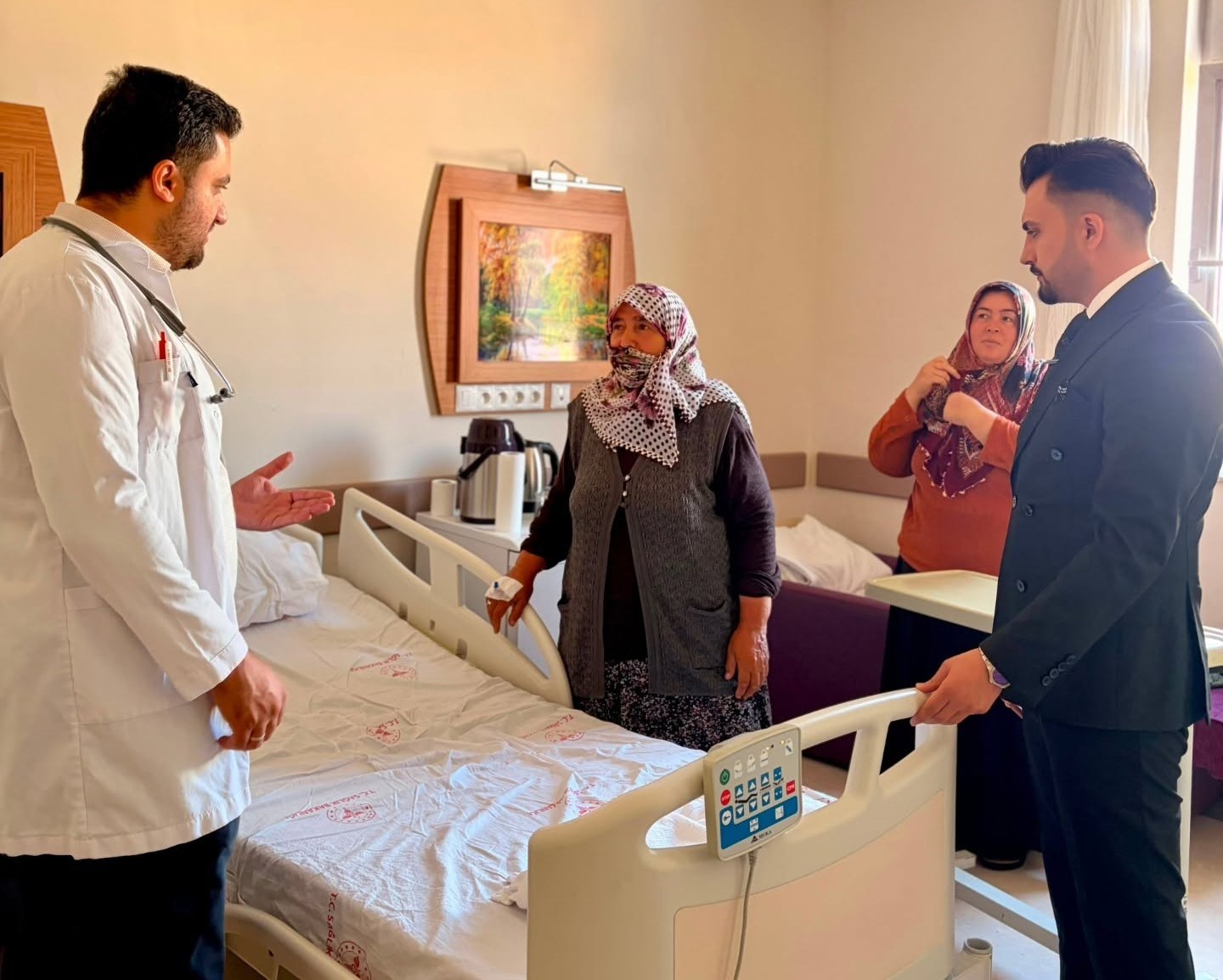 Tercan Devlet Hastanesi’nde yatan hastalar ziyaret edildi
