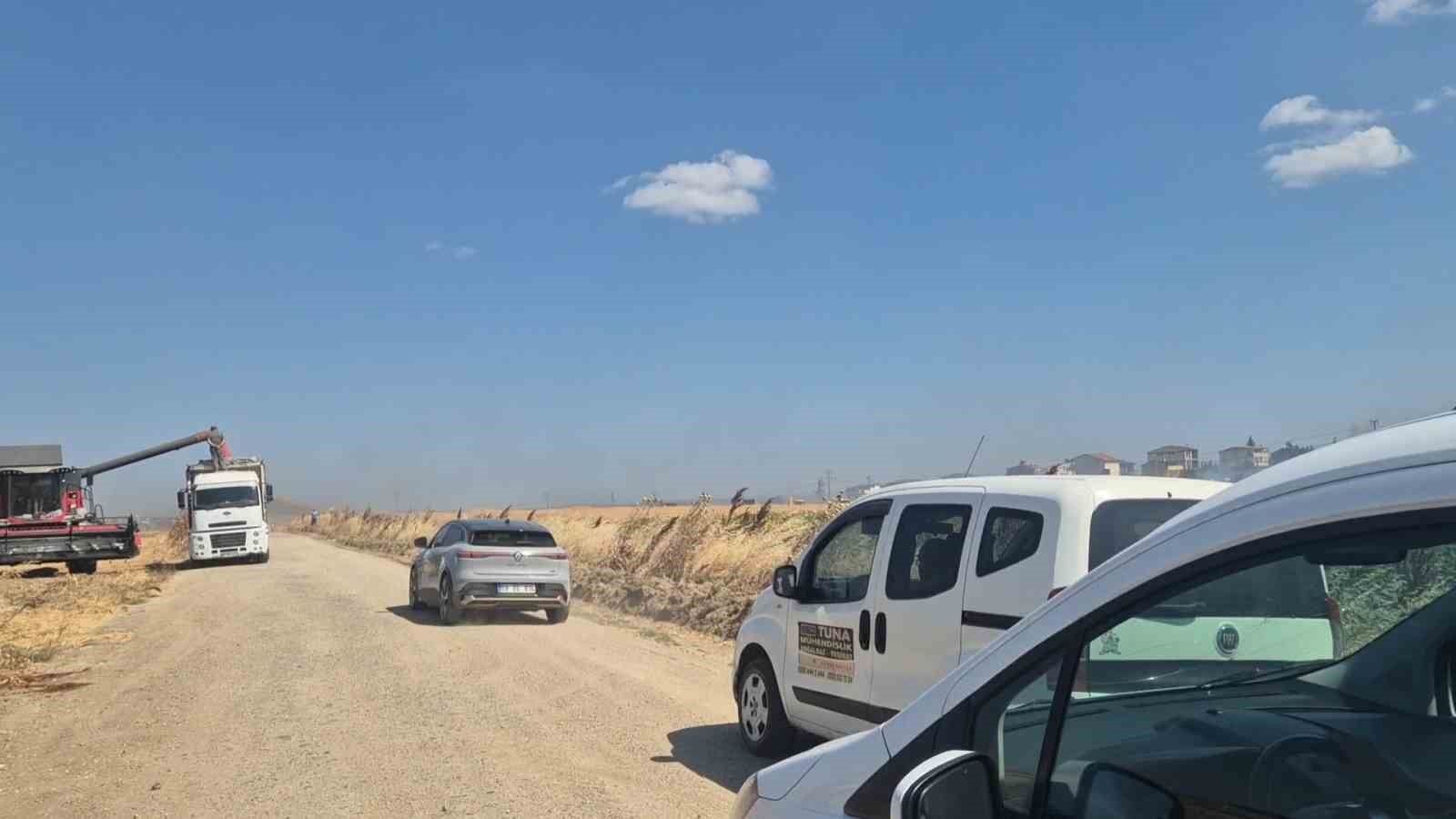 Alevlerle bi&ccedil;erd&ouml;ver yarışı: Yangının dibinde zamanla yarış