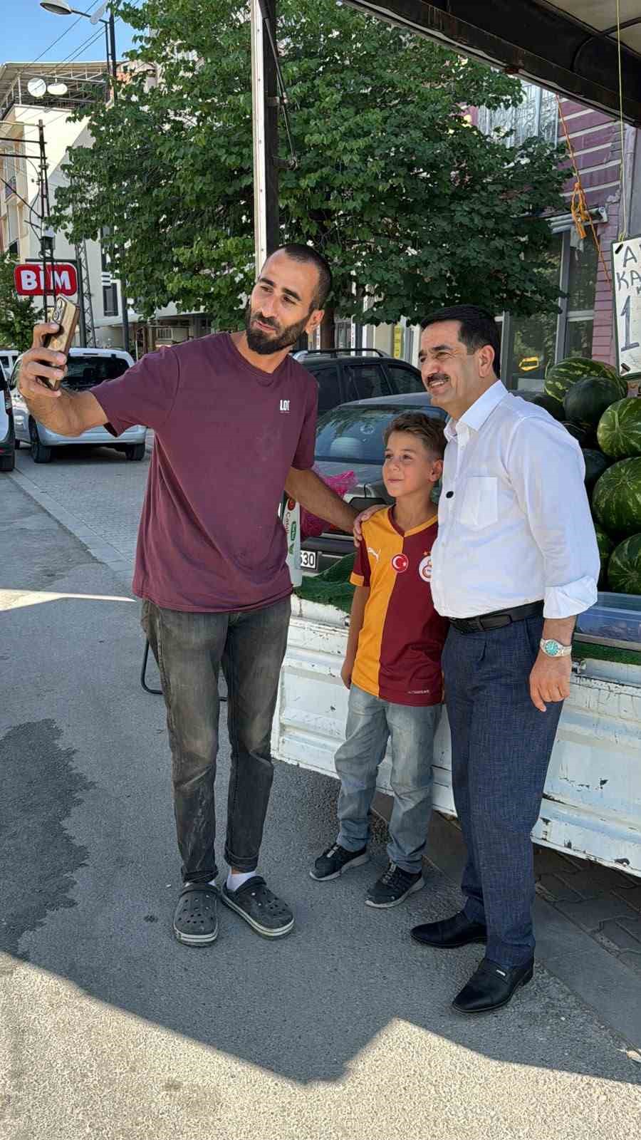 Başkan Taşkın, Hidayet Mahallesi’nde esnaf ve vatandaşlarla buluştu