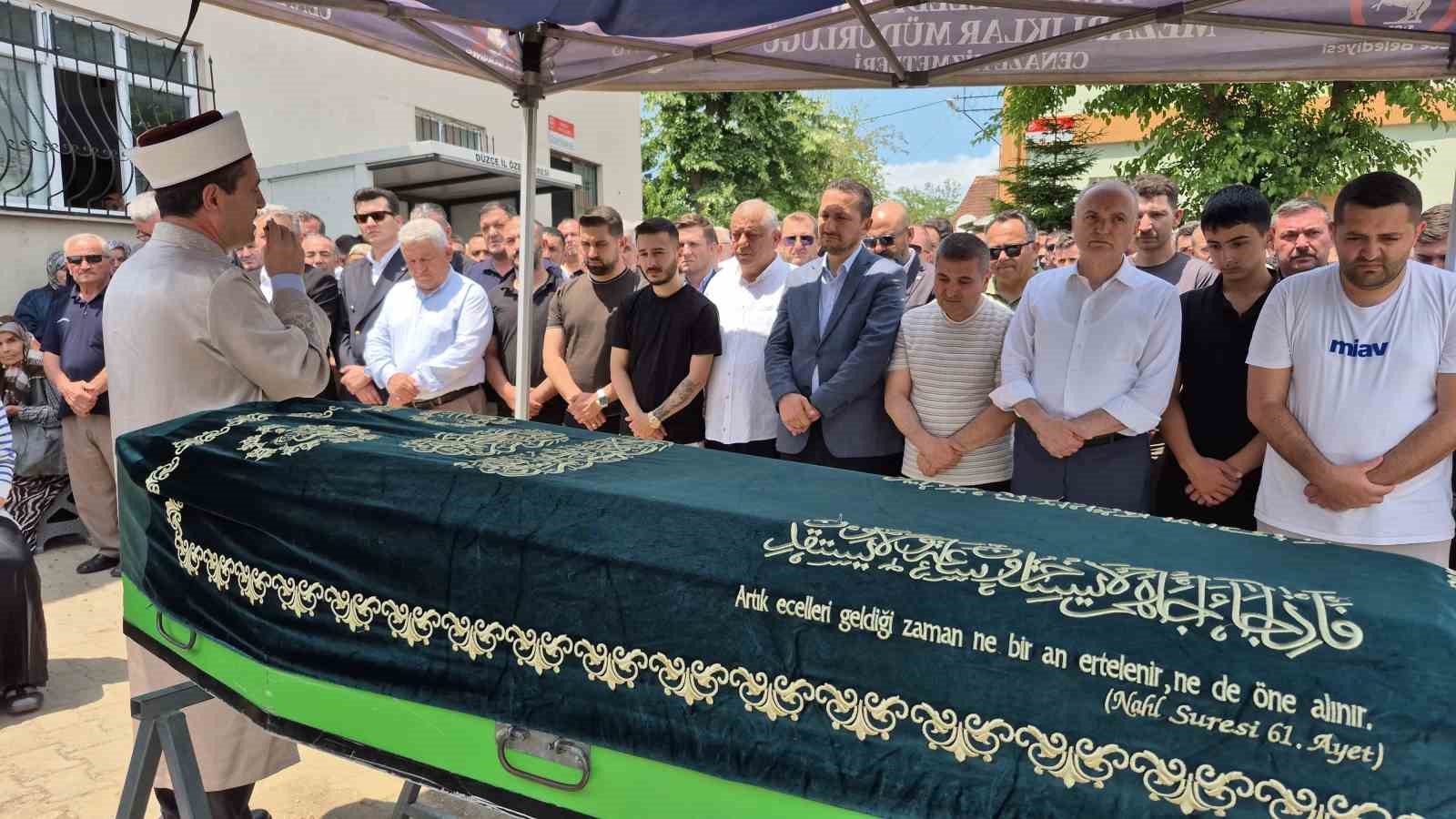 Düzce Belediye Başkanı Özlü’nün şoförü son yolculuğuna uğurlandı