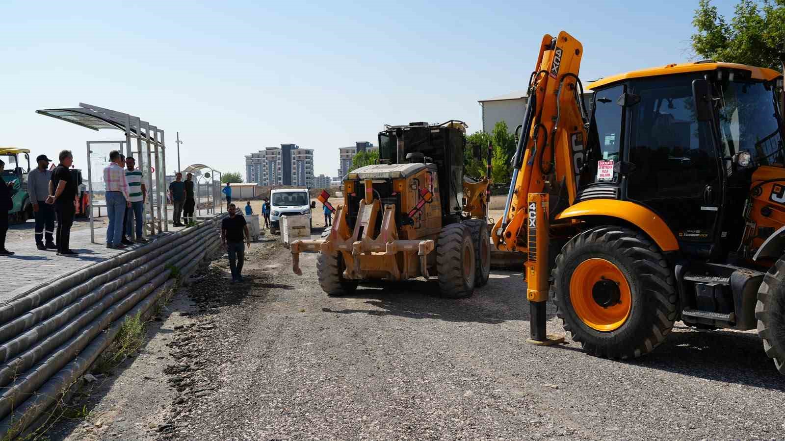Belediye ekipleri okullar bölgesini yeni eğitim yılına hazırlıyor