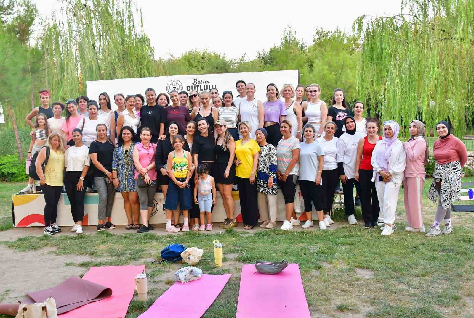 Yunusemre Belediyespor’dan kadınlara yoga eğitimi