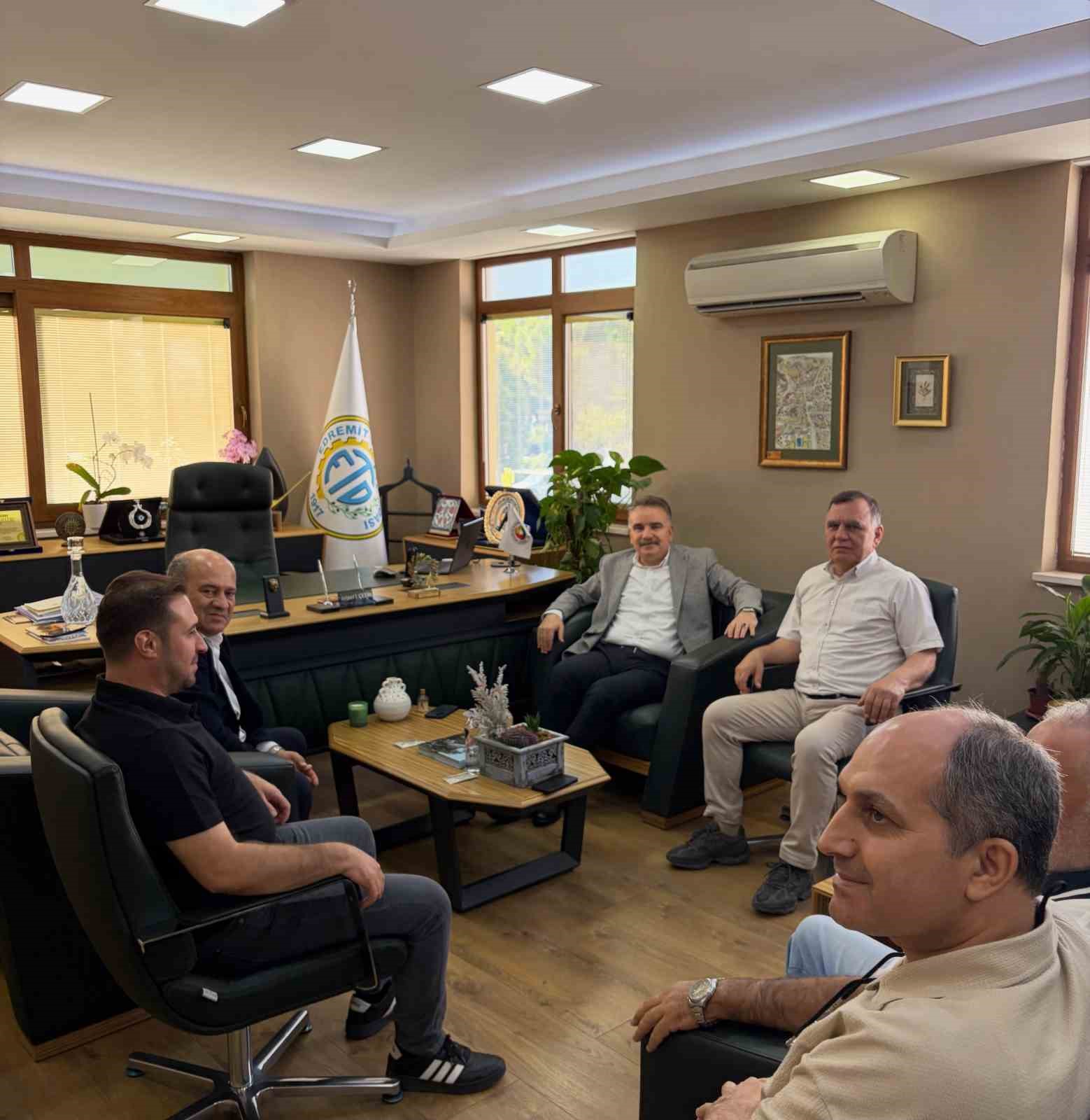 Edremit Kaymakamı Ahmet Odabaş&rsquo;tan Edremit Ticaret Odası&rsquo;na veda ziyareti