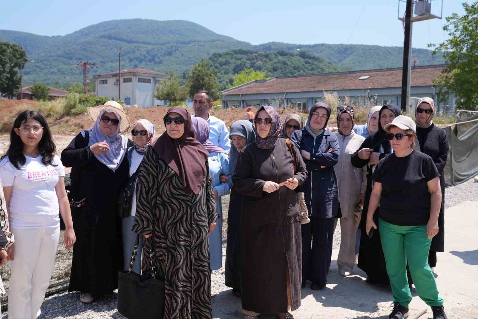 Düzce Belediyesi’nden kadınlara proje gezisi