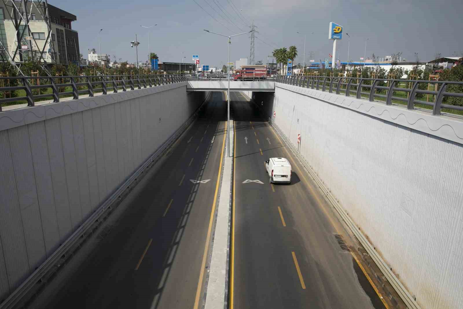Mersin’de Hal Katlı Kavşağı trafiği rahatlattı, esnaf memnun kaldı