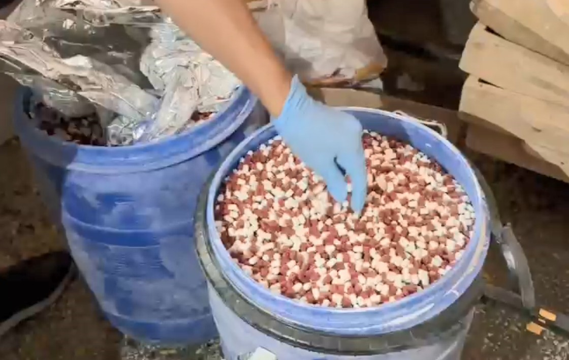 Fırında varil varil uyuşturucu hap ele geçirildi: Toplam 1 milyon 758 bin adet