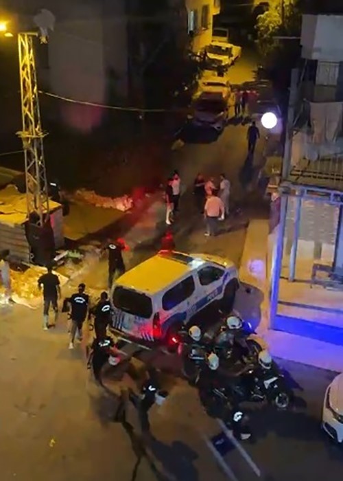Mersin’de aile içi silahlı kavgada; balkondaki komşu vurularak öldü