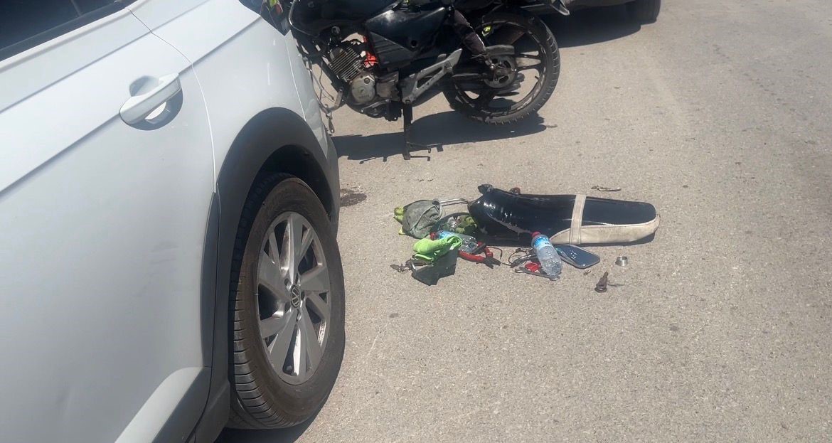Motosikletin &ccedil;arptığı yaya yaralandı