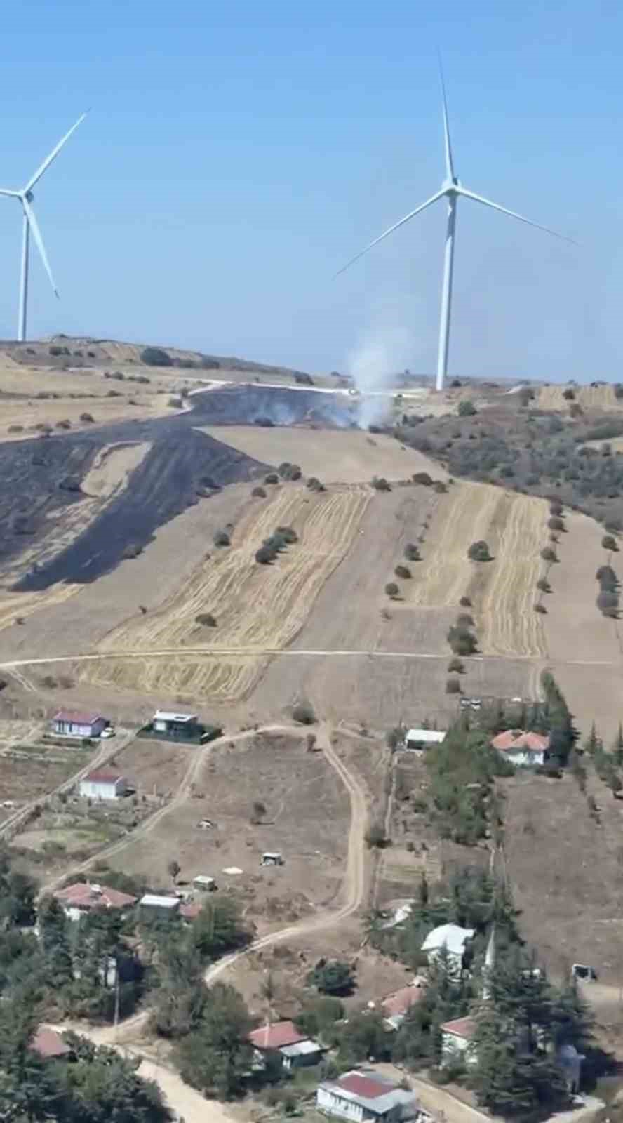 Eskişehir&rsquo;deki anız yangını ekipleri harekete ge&ccedil;irdi