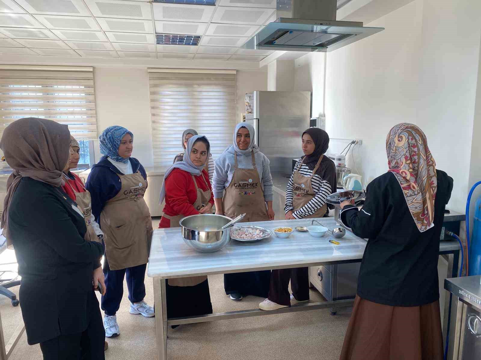 Gaziantep mutfağı geleceğe eğitimle taşınıyor