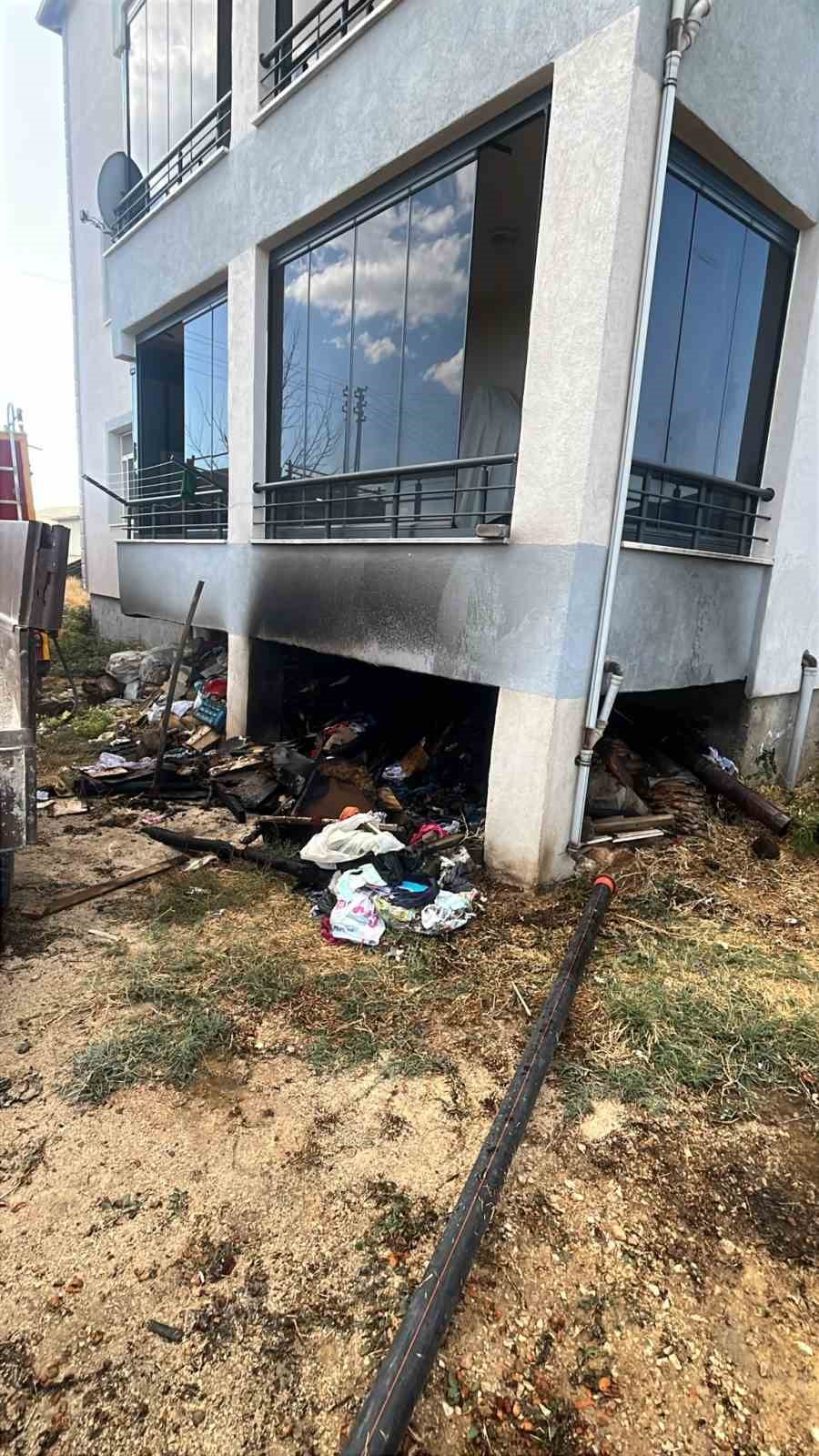 Kovancılarda yangın s&ouml;nd&uuml;r&uuml;ld&uuml;