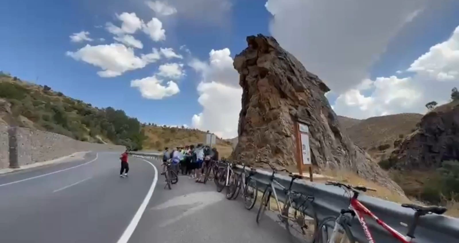 Bitlis’in Tarihi değerleri için pedalladılar: Deliklitaş yeniden hayat bulsun
