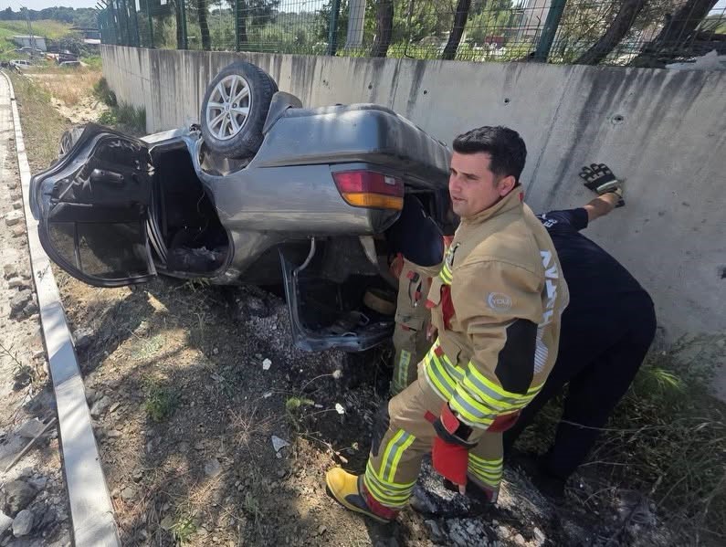 Antakya’da takla atan aracın sürücüsü yaralandı