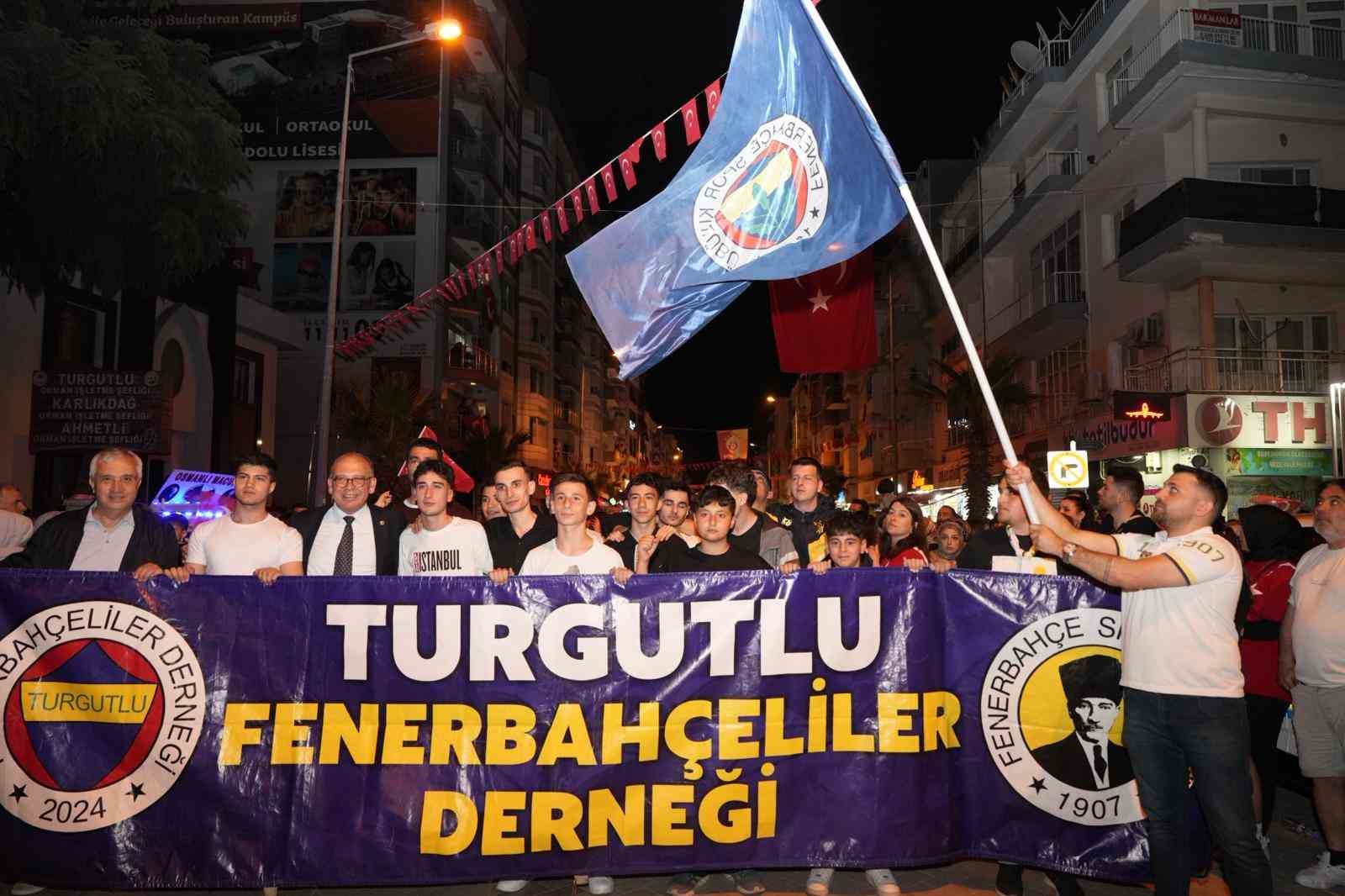 Turgutlu, 19 Mayıs&rsquo;ta tek y&uuml;rek oldu