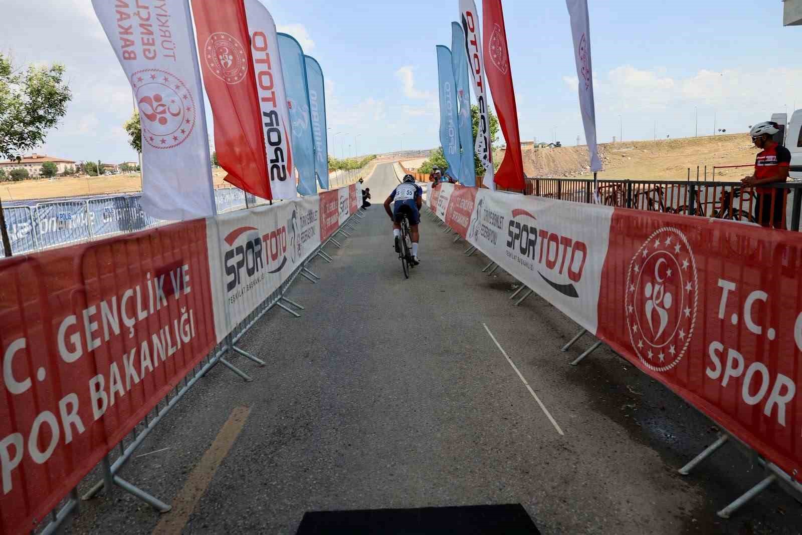 Siirt&rsquo;te T&uuml;rkiye Yol Bisikleti Şampiyonası heyecanı başladı