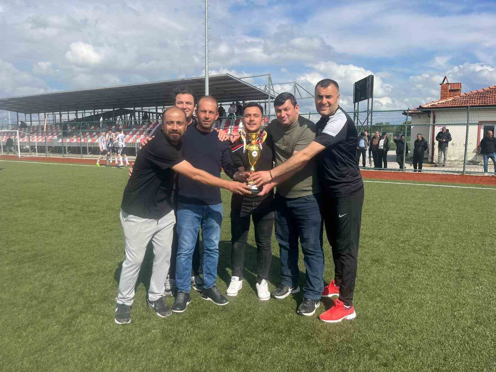 Tavşanlı’da ligin bitimine 2 hafta kala şampiyon Göbelspor oldu