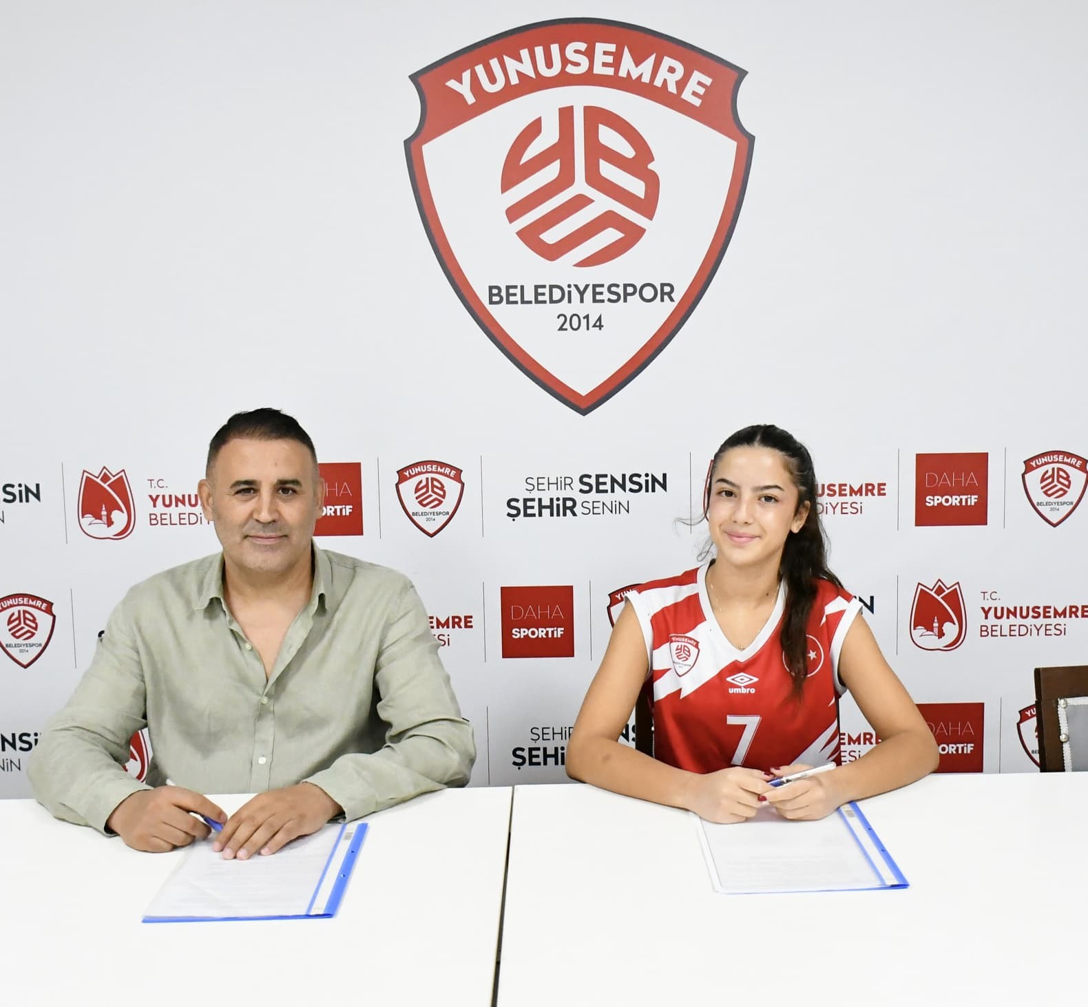 Yunusemre Belediyespor genç libero Eylül Aydemir’i renklerine bağladı