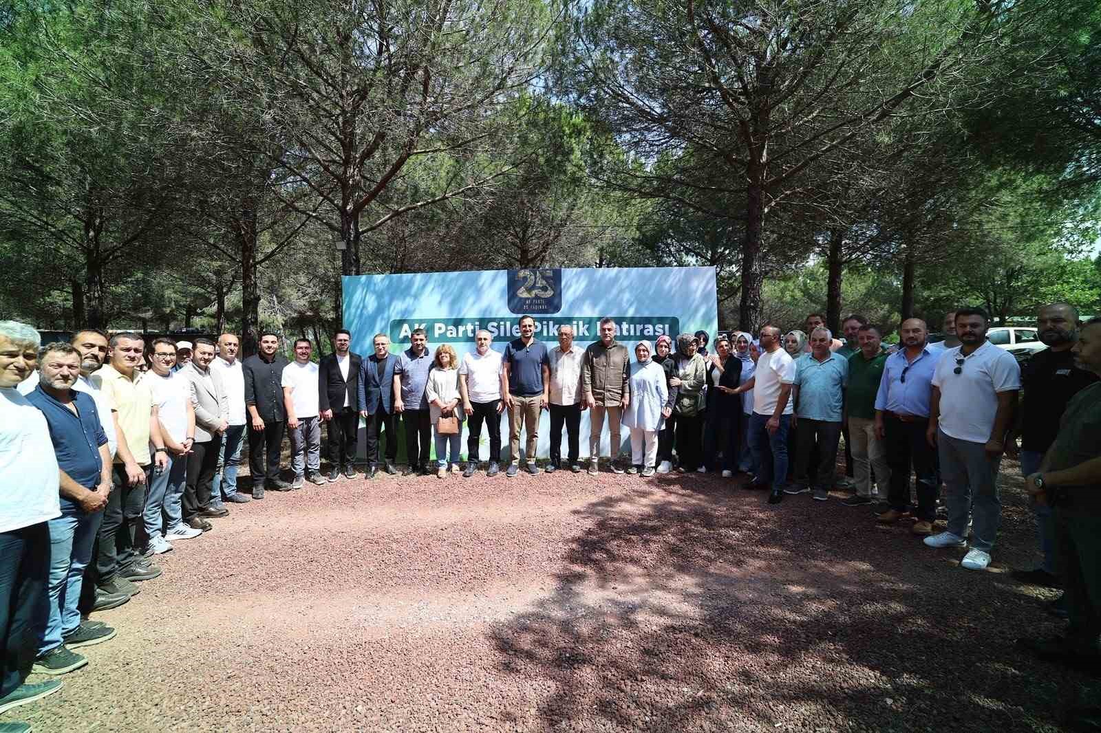 Şile Belediye Başkanvekili Terzi teşkilat pikniğinde AK Partililerle bir araya geldi
