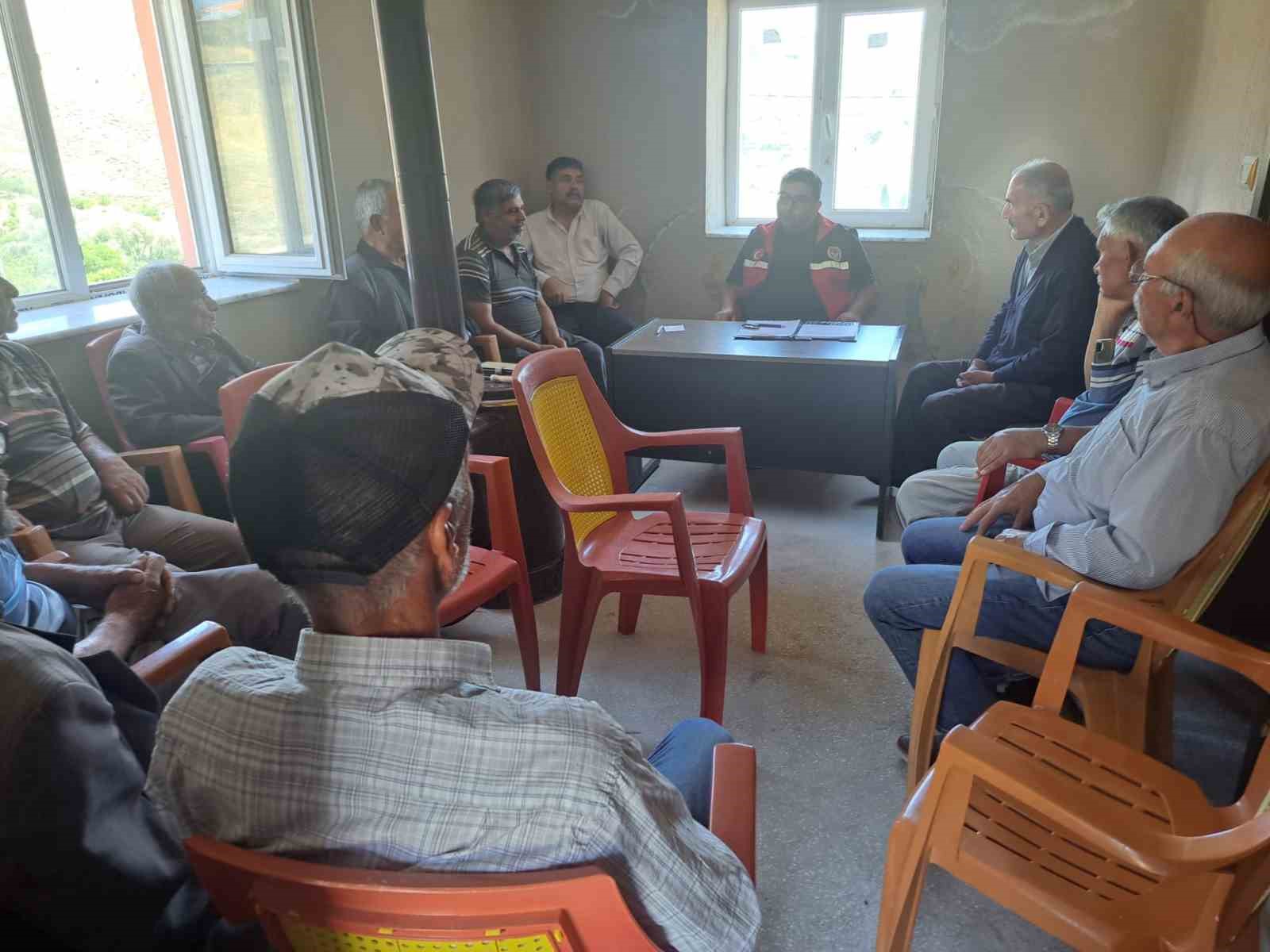 Çamardı’da hasat öncesi üreticilere bilgilendirme toplantıları