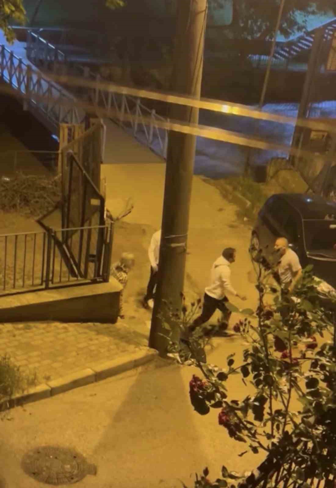 Bursa&rsquo;da sokak ortasında kavga