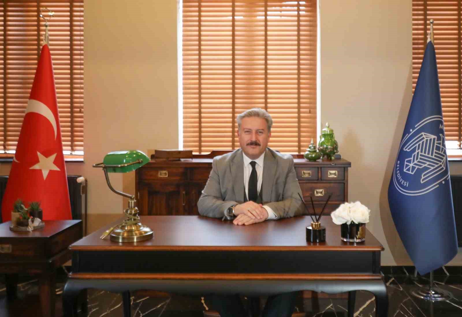 Melikgazi Belediyesi’nden öğrencilere kırtasiye desteği
