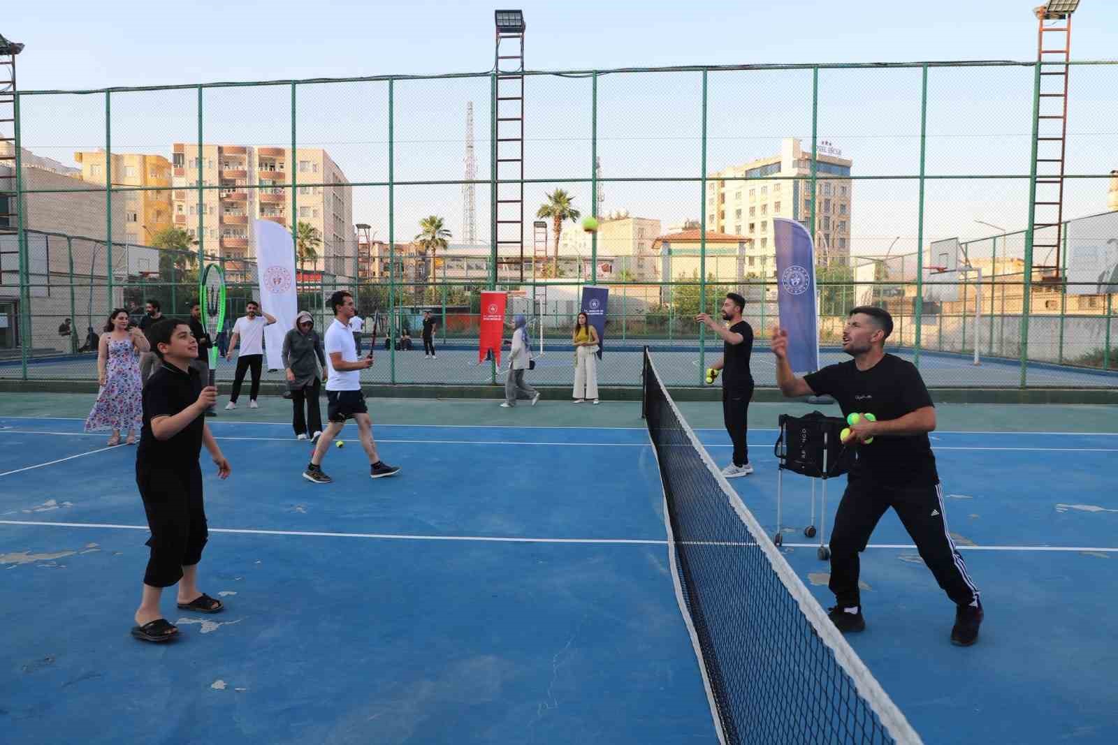 Cizre&rsquo;de &ouml;zel &ccedil;ocuklar i&ccedil;in tenis ş&ouml;leni