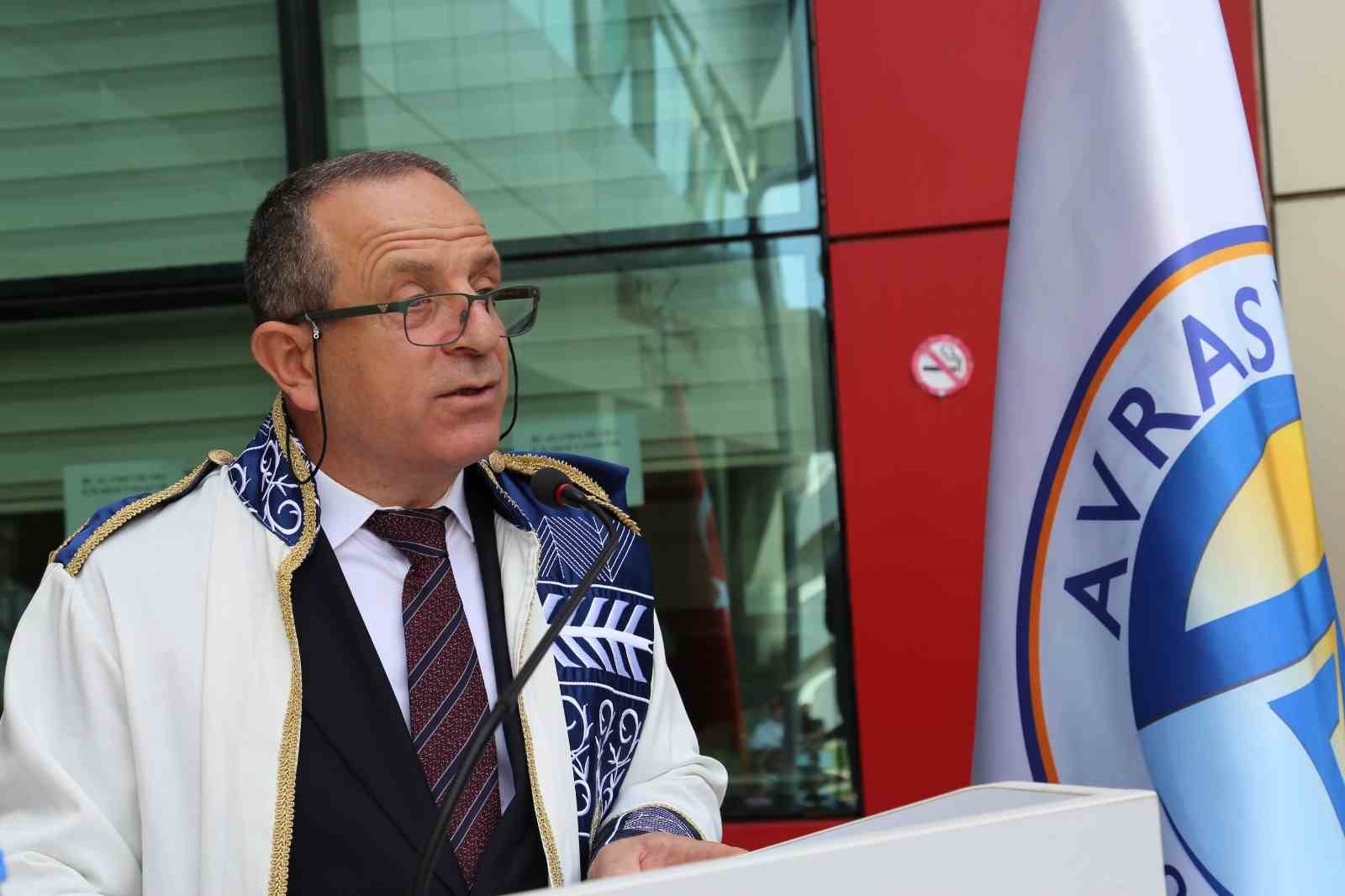 Avrasya Üniversitesi’nde yeni akademik yıl törenle başladı