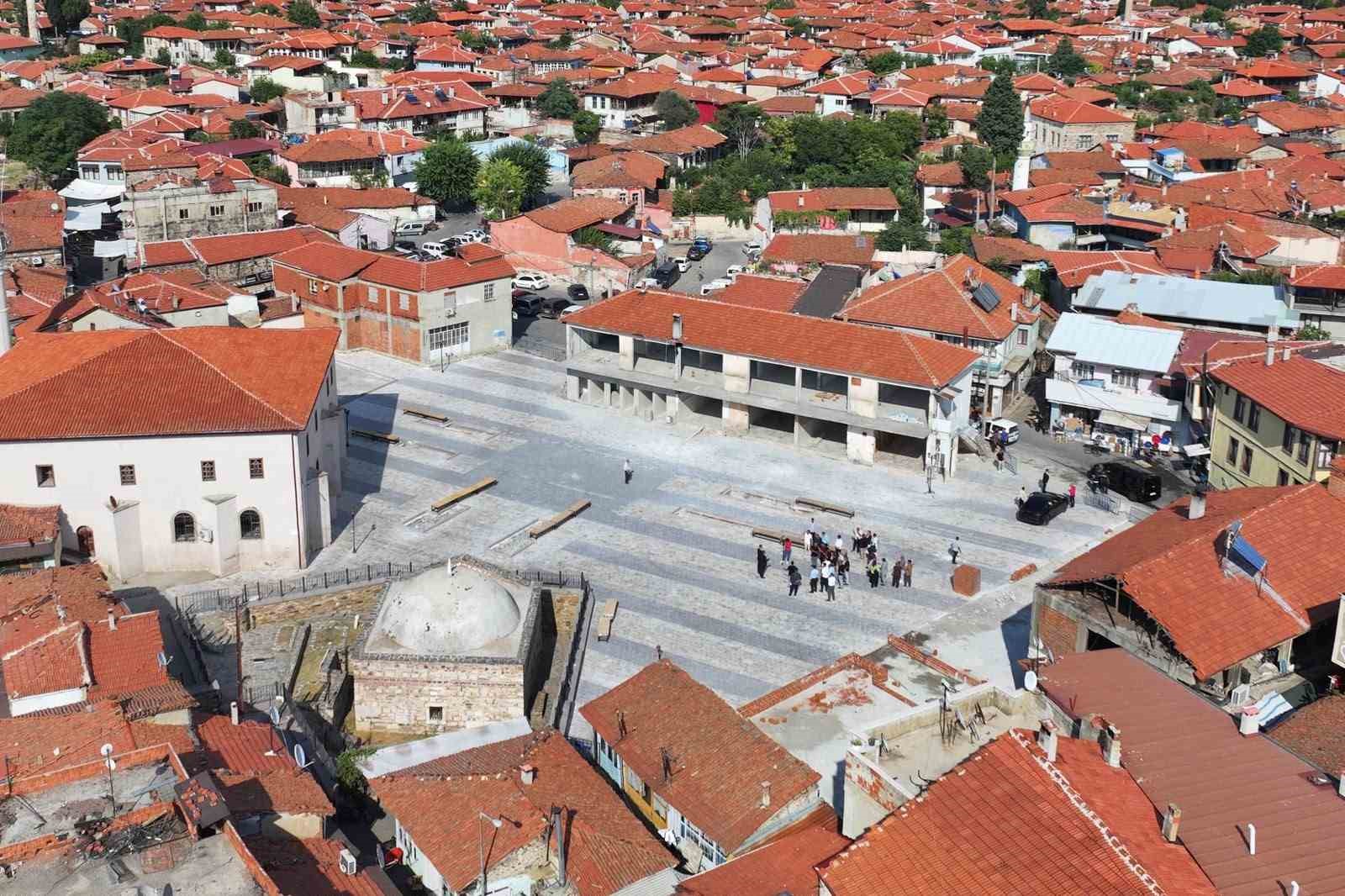 Kula’nın tarihi merkezine yeni meydan