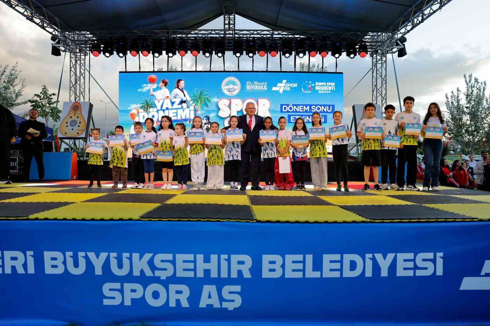 Başkan B&uuml;y&uuml;kkılı&ccedil;, gen&ccedil;lerin coşkusuna ortak oldu
