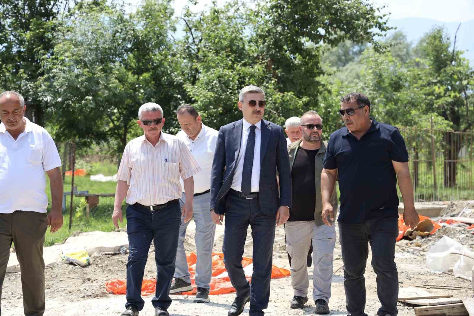 Dikmeli İlkokulu inşaatında çalışmalar yerinde incelendi