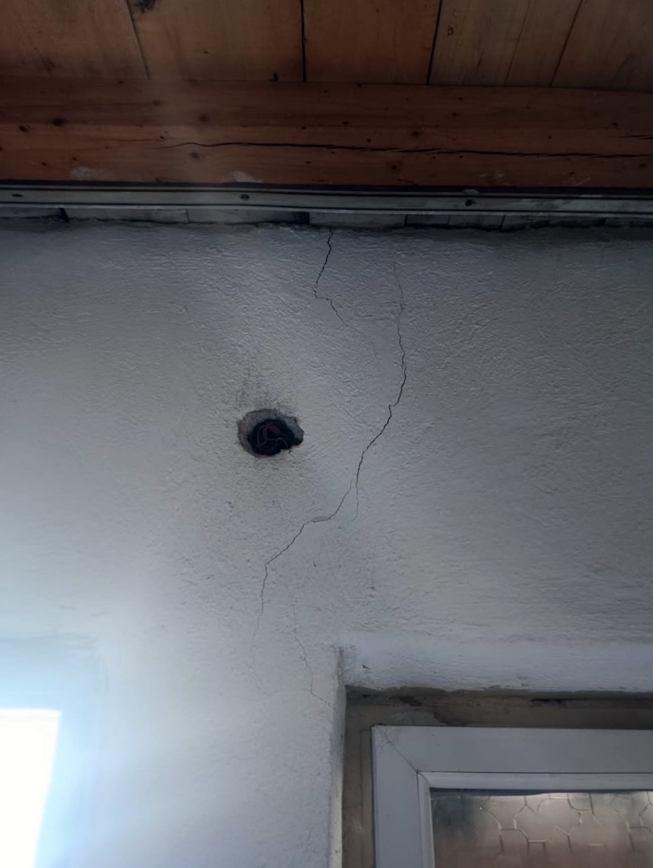 Kayseri&rsquo;deki depremde bazı evlerde hasar oluştu