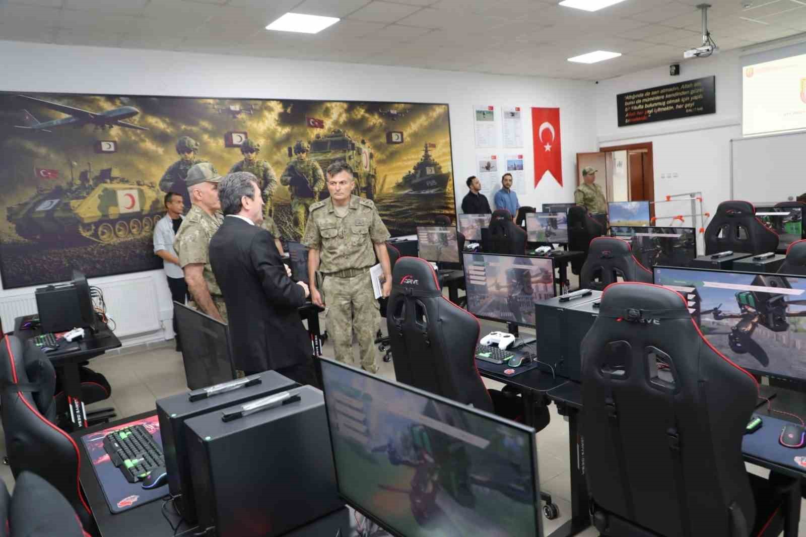 Vali Tavlı, askeri eğitim alanlarını inceledi