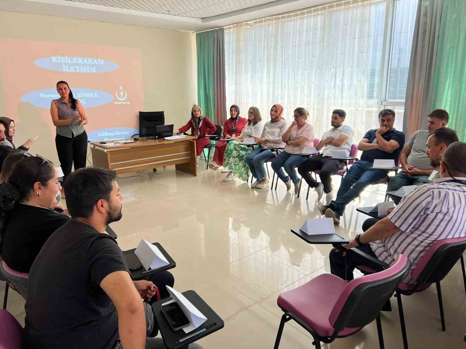 Hastane personeline "Kişiler arası iletişim" eğitimi verildi