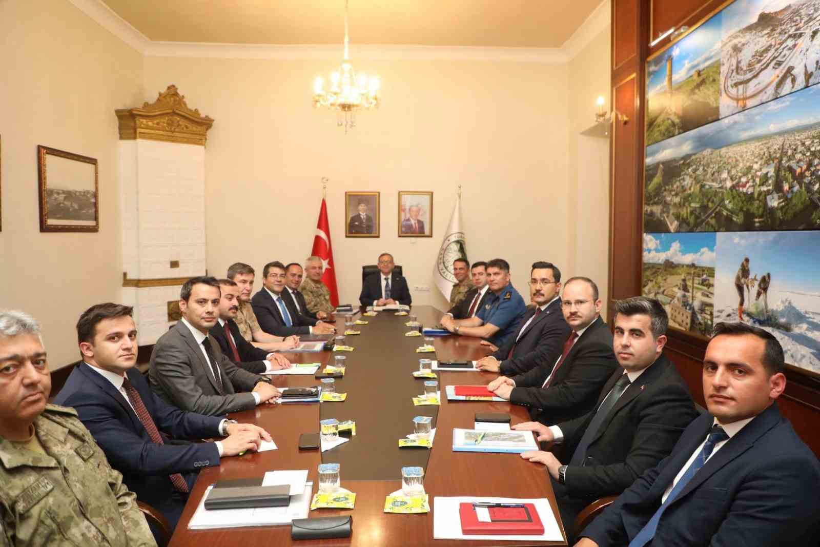 Kars’ta asayiş ve sınır güvenliği masaya yatırıldı