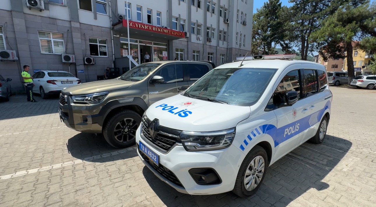 Yardım i&ccedil;in polise koşan &ccedil;ocukların &ccedil;abası annelerini kurtarmaya yetmedi