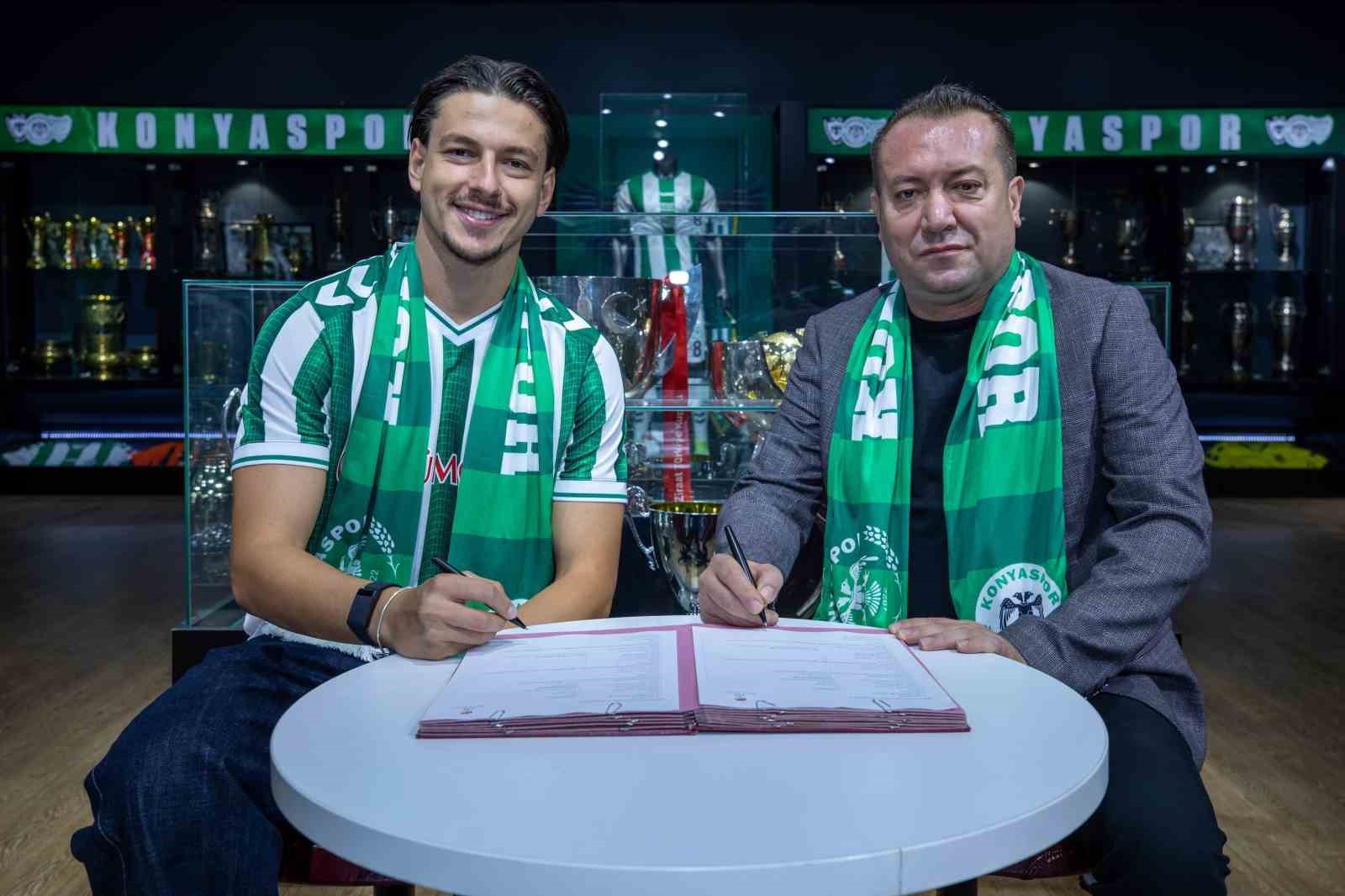 Konyaspor, Enis Destan transferini a&ccedil;ıkladı