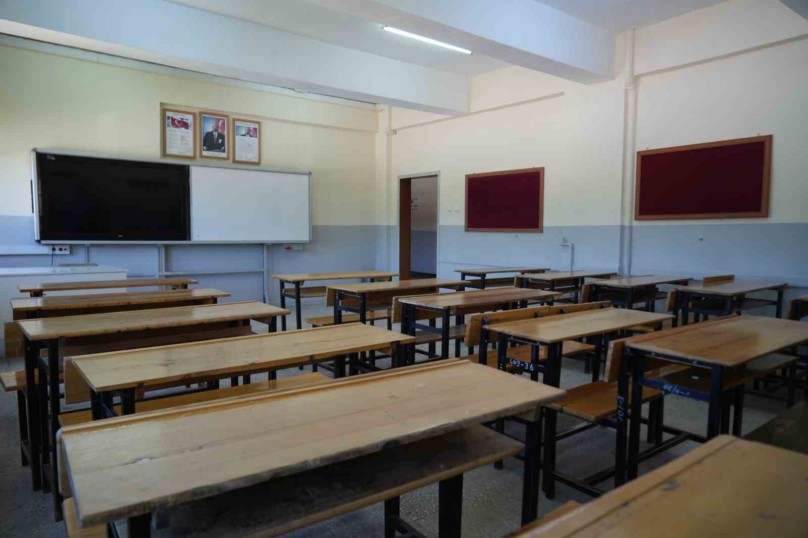 Denetimli serbestlik yükümlüleri okulları yeni eğitim yılına hazırladı