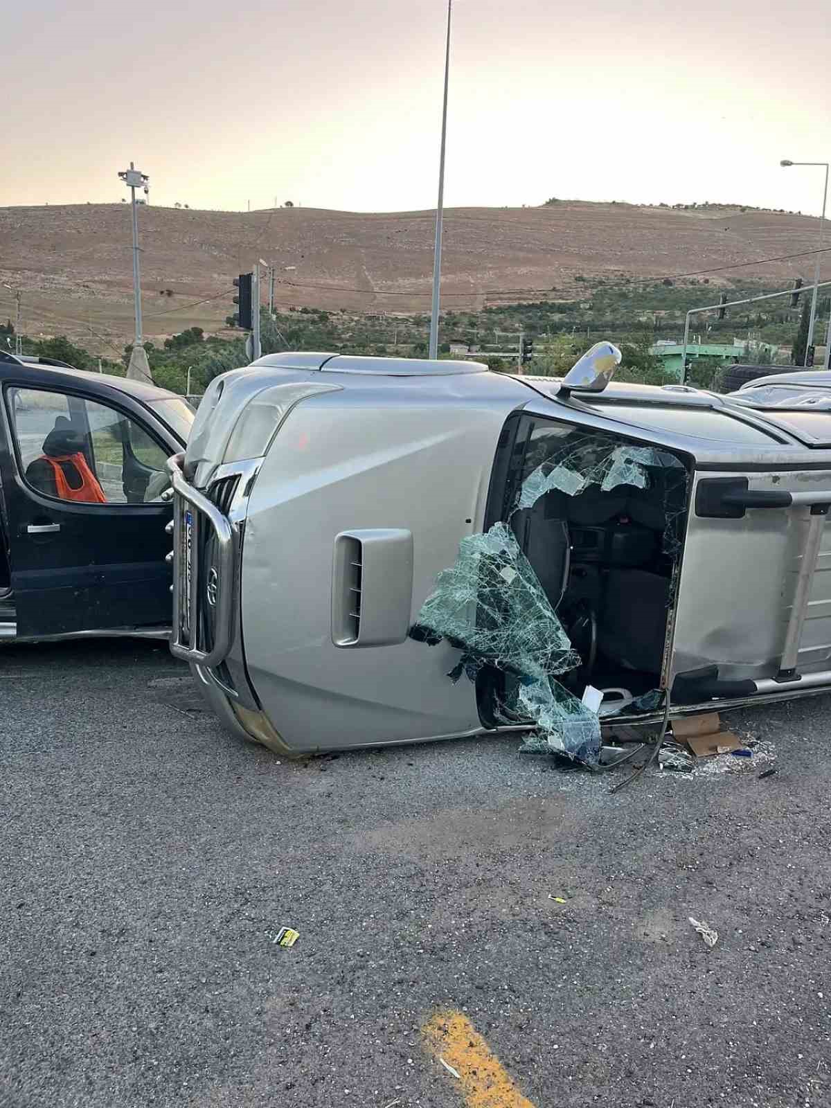 Siirt te araçlar çarpıştı: 2 ağır yaralı