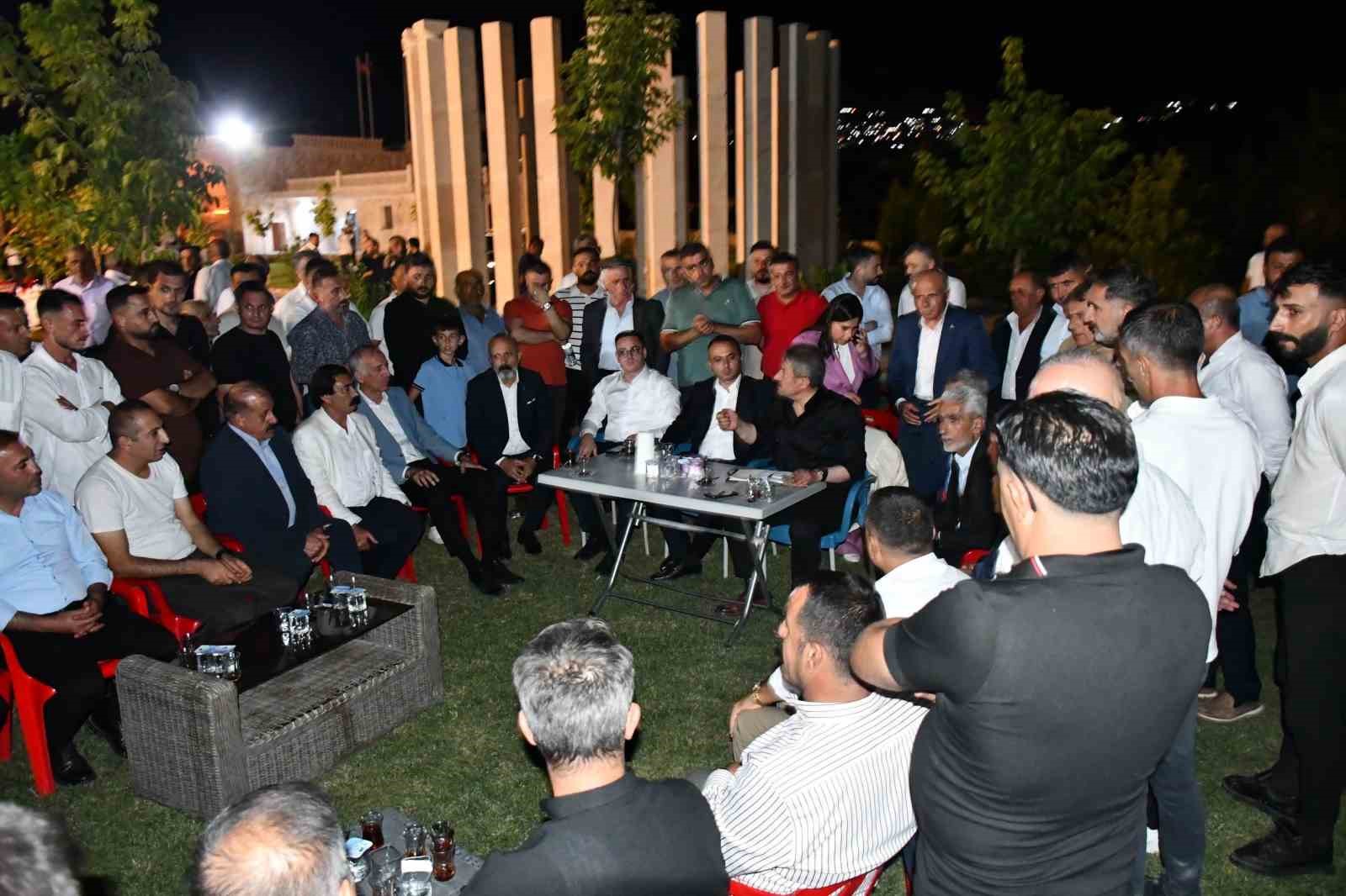 Vekil Tatar, muhtarlarla bir araya geldi