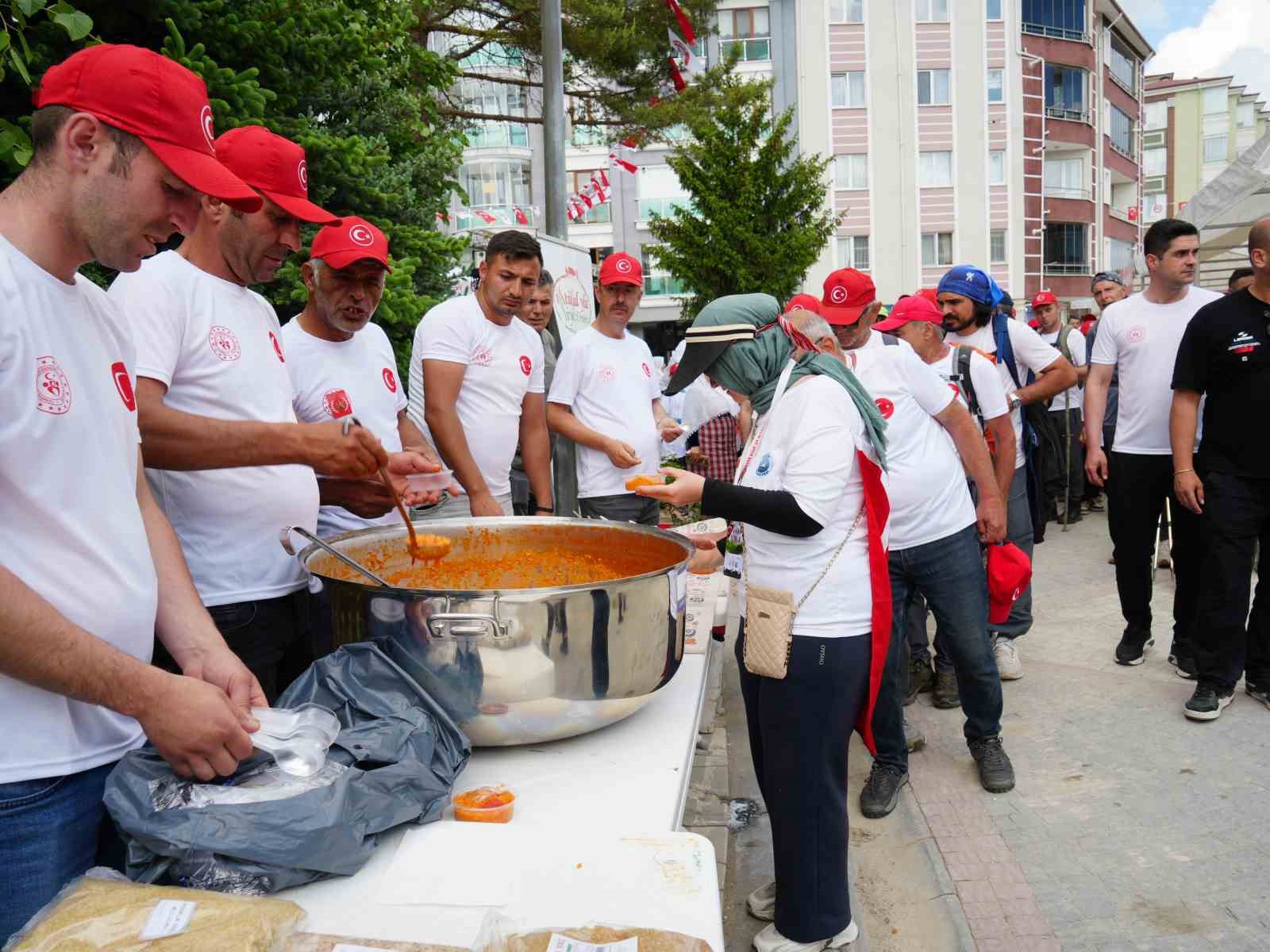 Atatürk ve İstiklal Yolu Yürüyüşü’nde katılımcılar, Seydiler ilçesine ulaştı