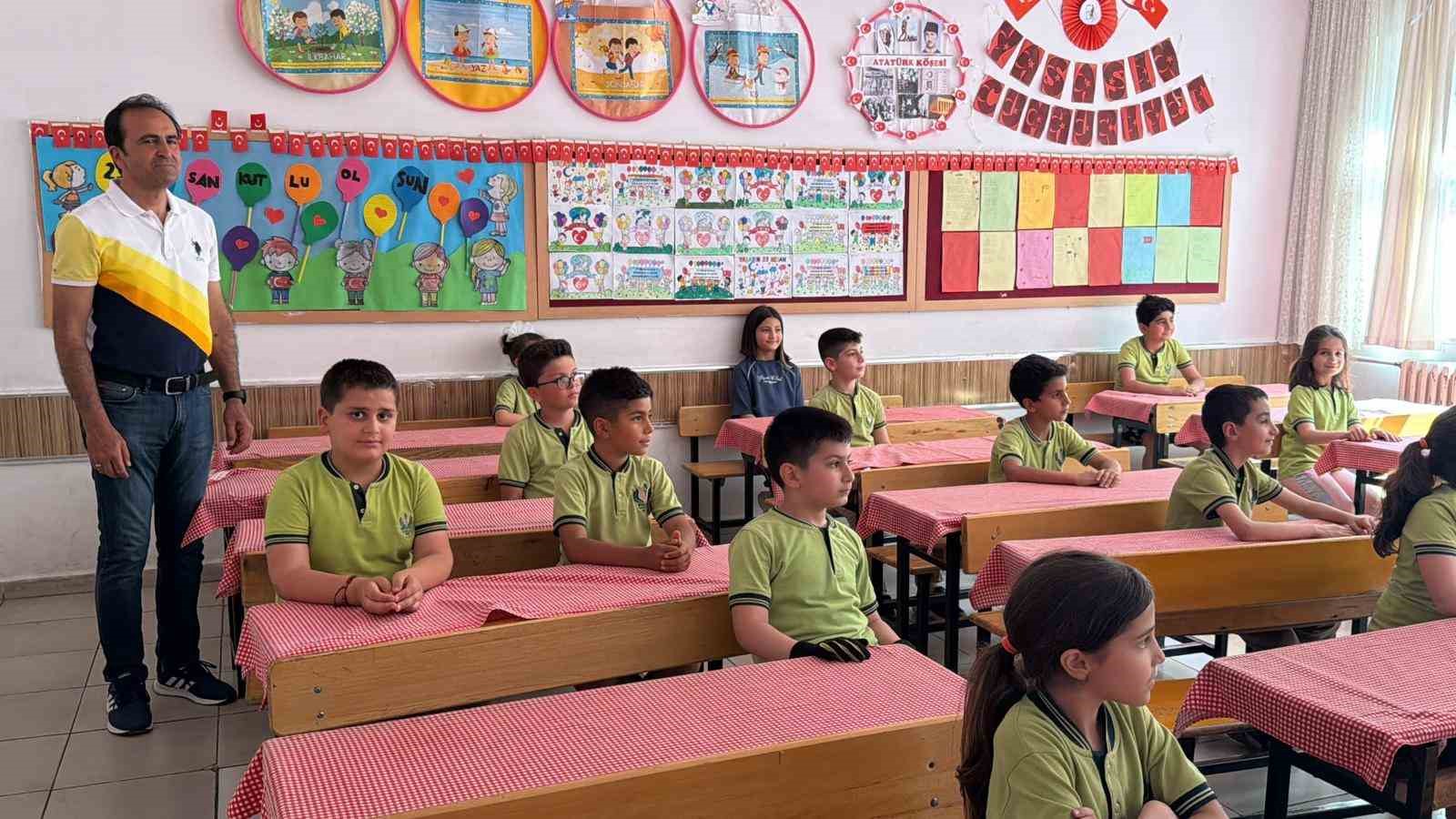 &Ouml;ğretmenin m&uuml;dahalesi hayat kurtardı