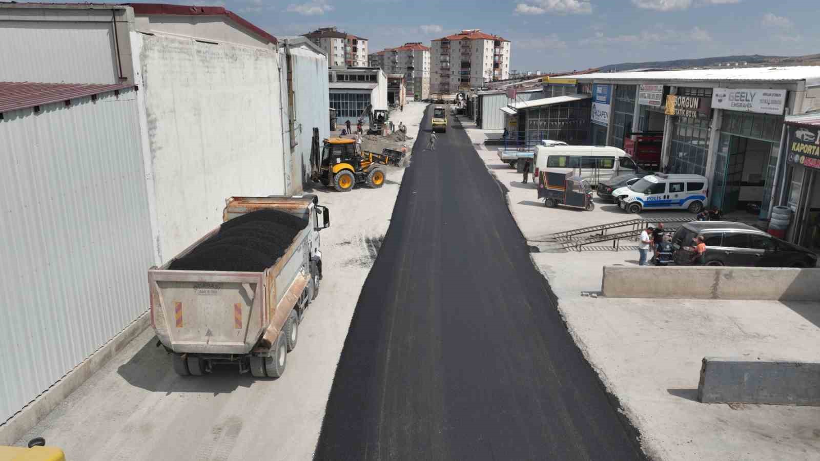Sorgun Sanayi Sitesi&rsquo;nde asfalt hamlesi: Yollar yenileniyor
