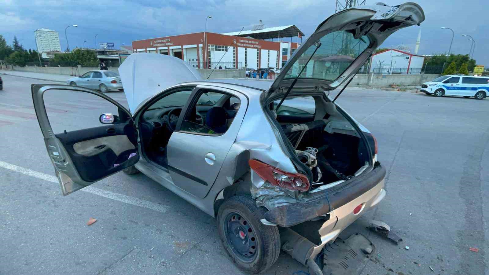 Karaman’da iki otomobil çarpıştı: 1 yaralı