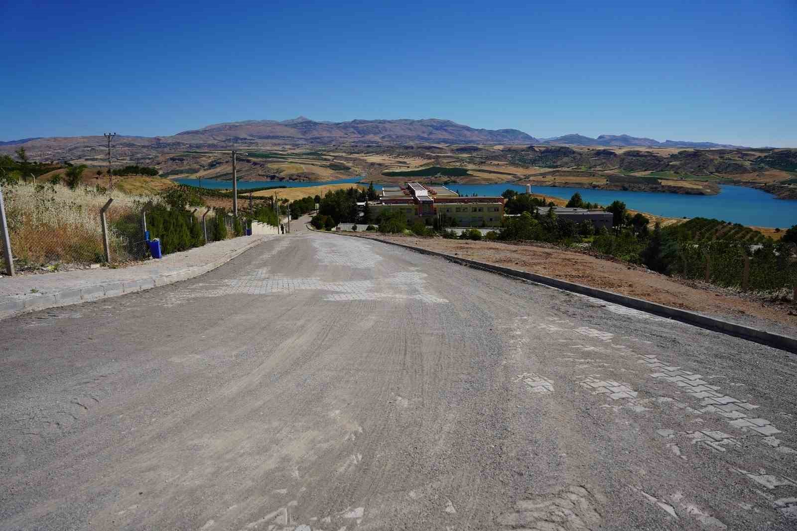 Kahta MYO yolu yeni yüzüyle hizmete sunuldu