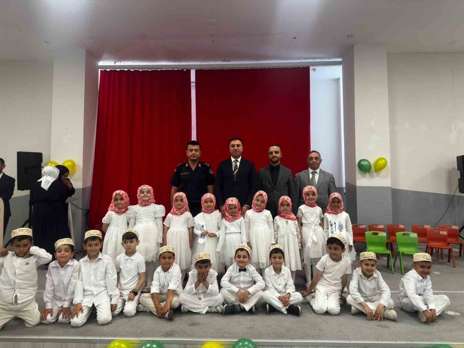 Çavdarhisar’da 4-6 Yaş Kur’an Kursu öğrencilerinden yılsonu gösterisi