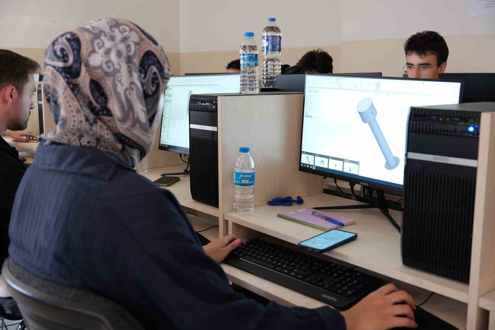 Medikal sanayide dijital dönüşüm: CAD/CAM eğitimi tamamlandı