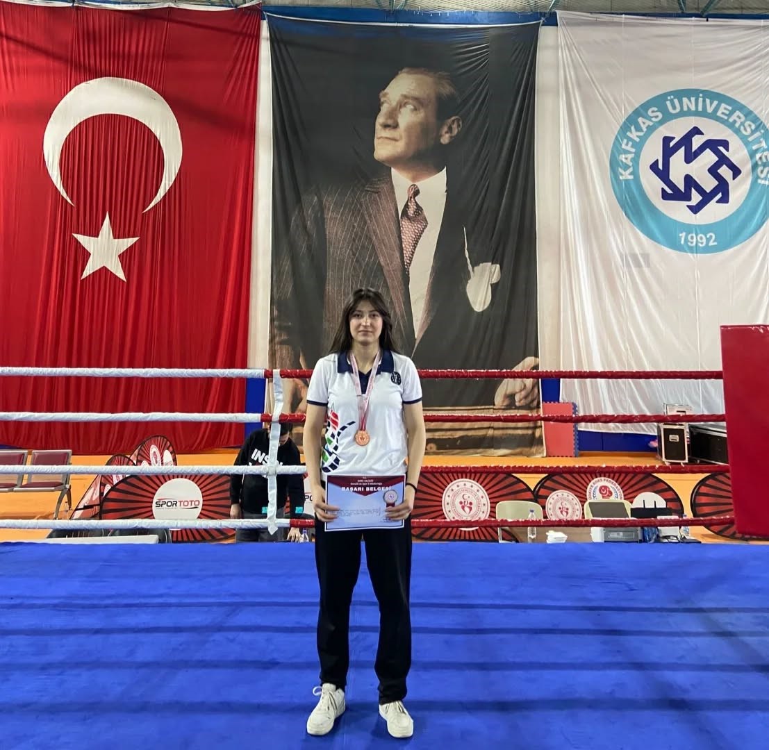 Kütahya Belediyespor’dan Türkiye Boks Şampiyonası’nda çifte başarı