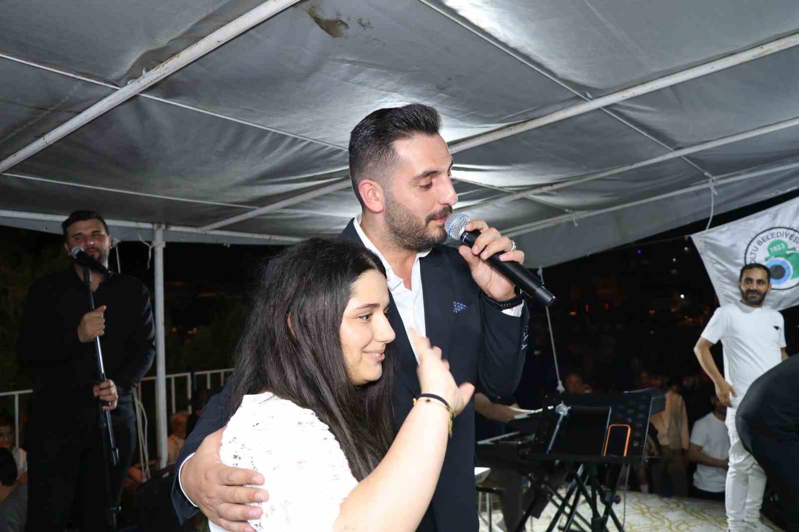 Oltu’da festival coşkusu konserle zirveye ulaştı