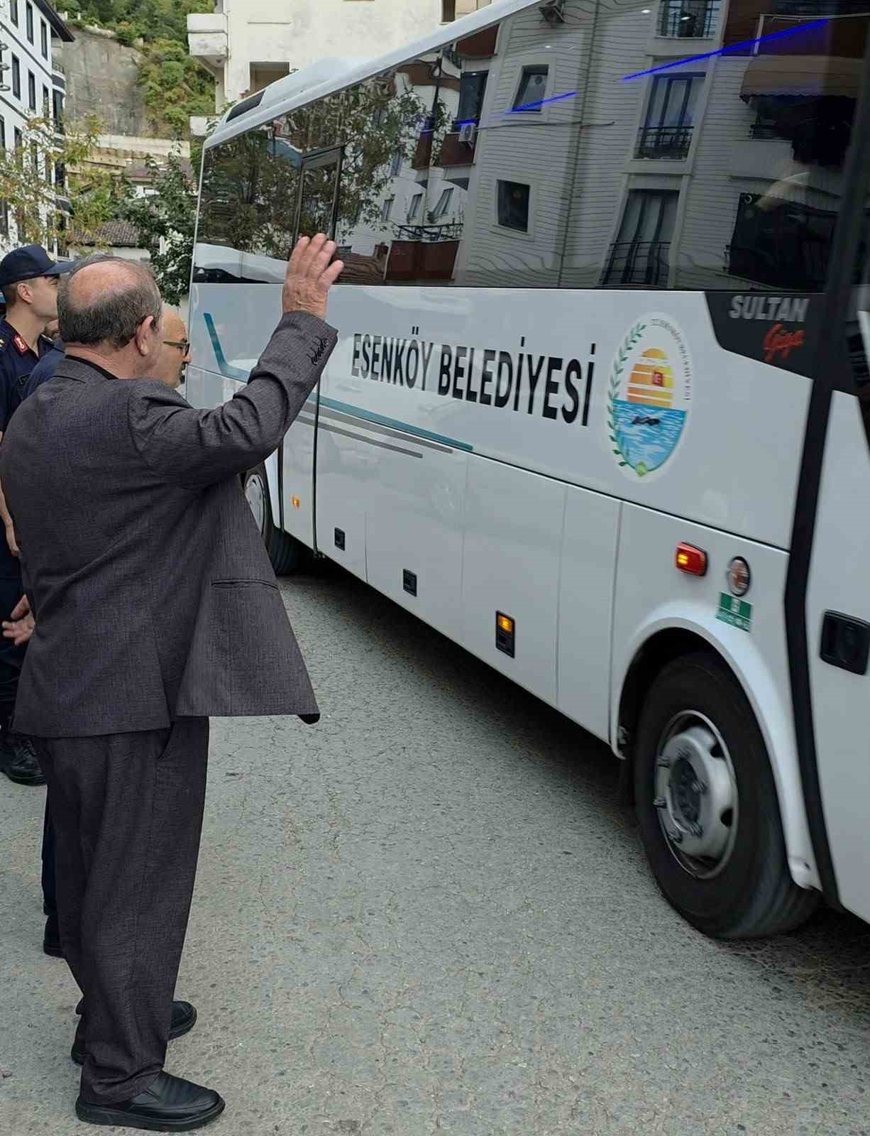 Esenk&ouml;y&rsquo;de 8 yıldır &ouml;ğrenciler &uuml;cretsiz taşınıyor